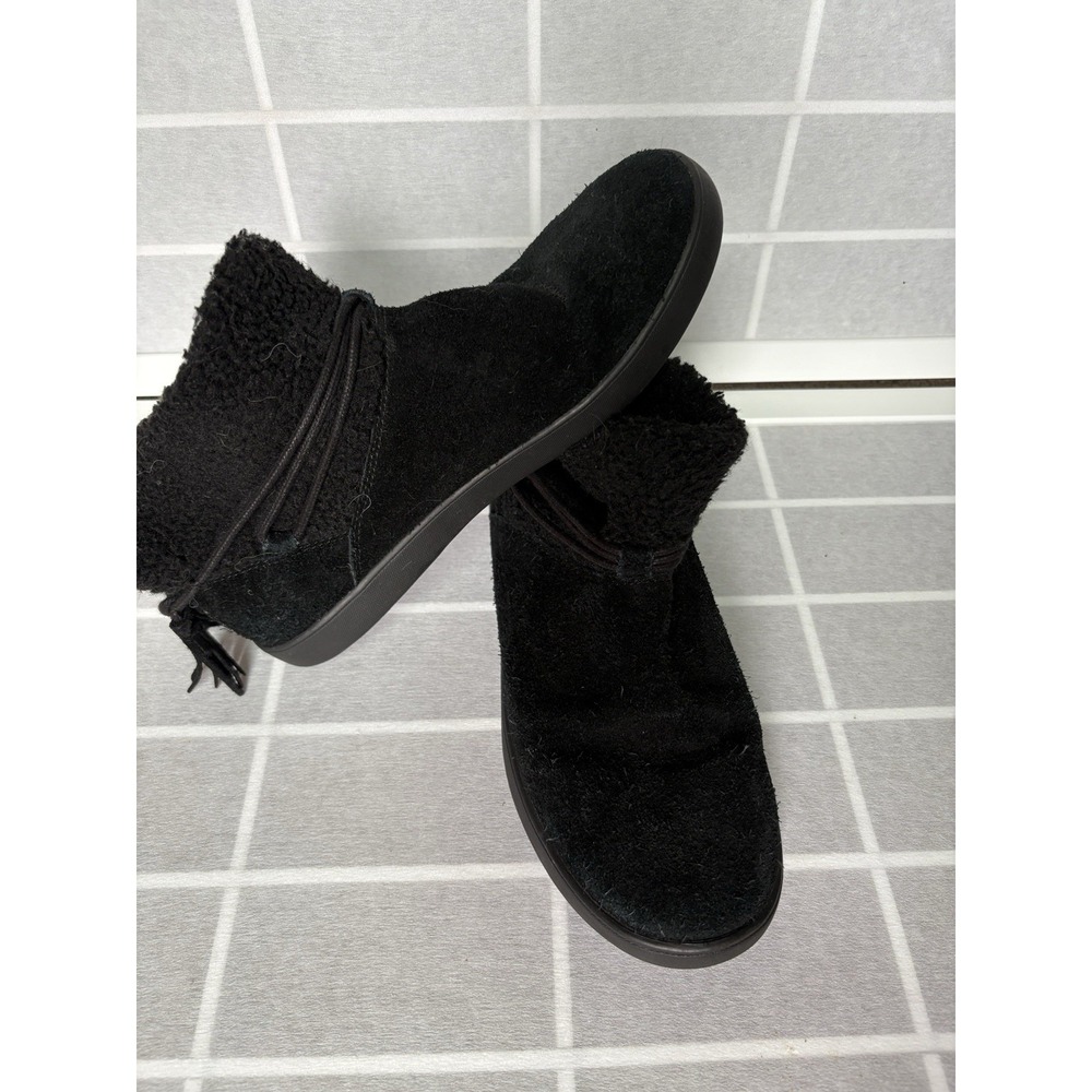 YGG Isana Black Suede Après-ski Alpine Minimalist Cabincore Boots‎ Faux Fur Sz 8